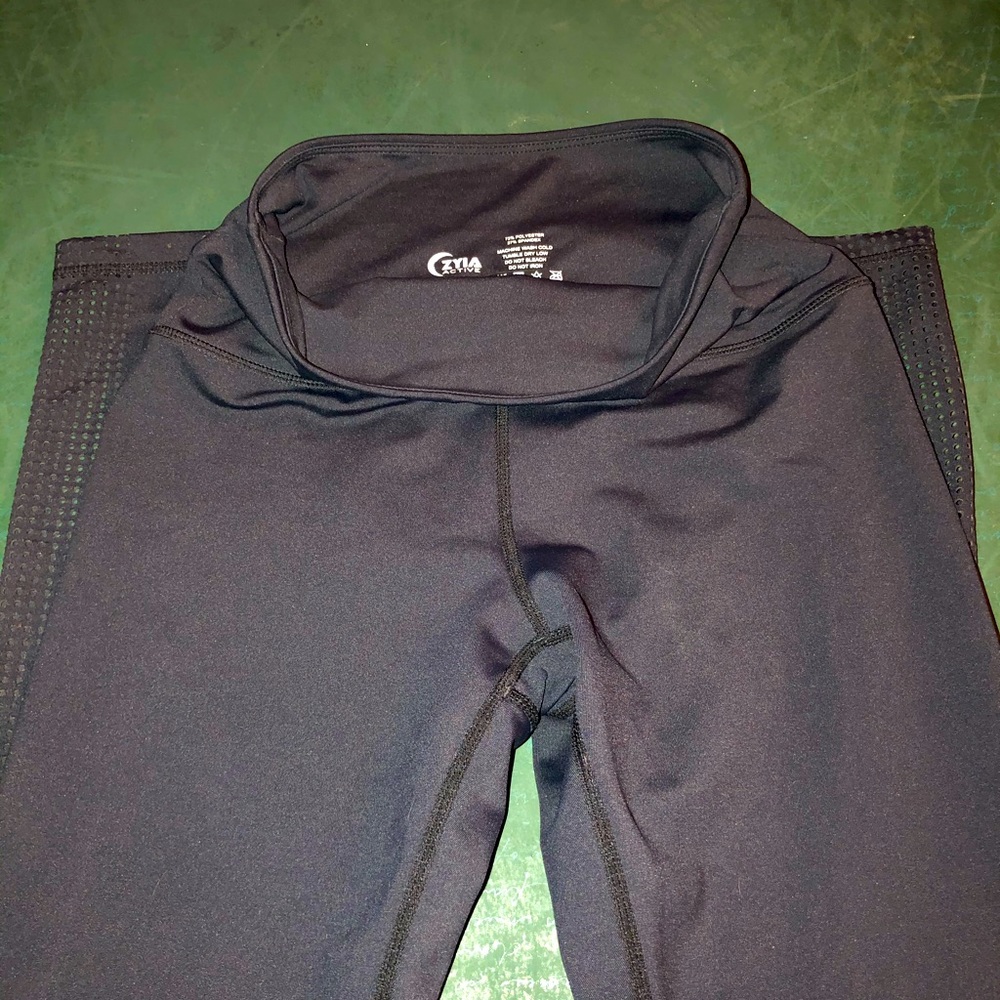 Zyia Black Flame Light & Tight